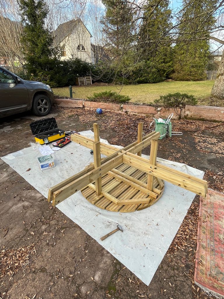 Montage table bois extérieure 1