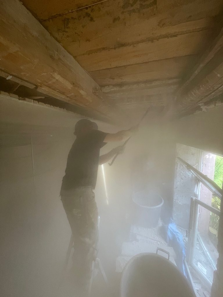 Démolition plafond cuisine